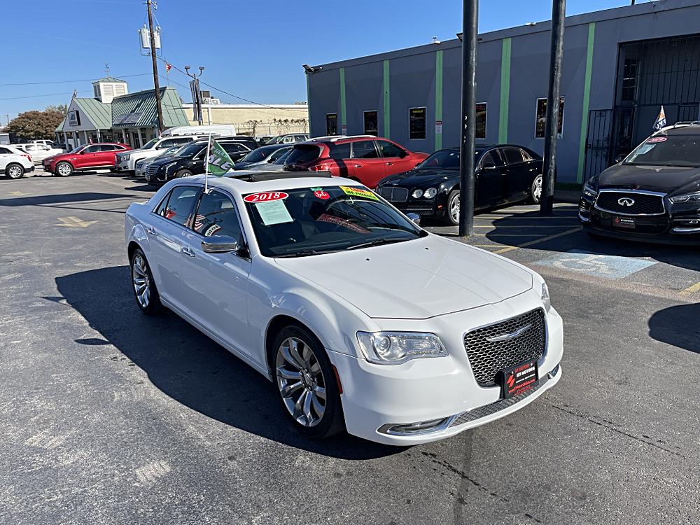 2018 Chrysler 300 Limited's photo