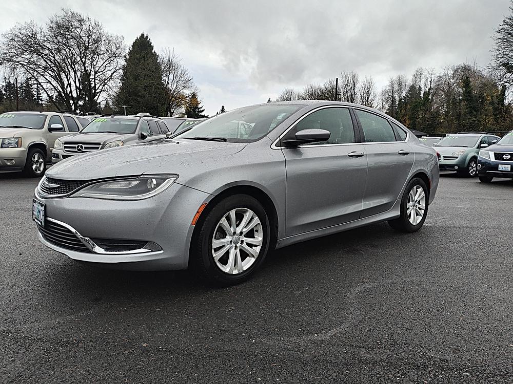 2015 Chrysler 200 Limited's photo
