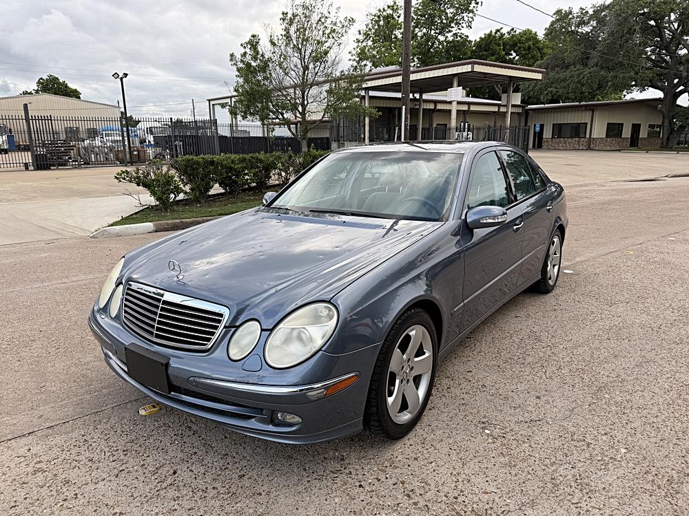 2005 Mercedes-Benz E-Class E320's photo