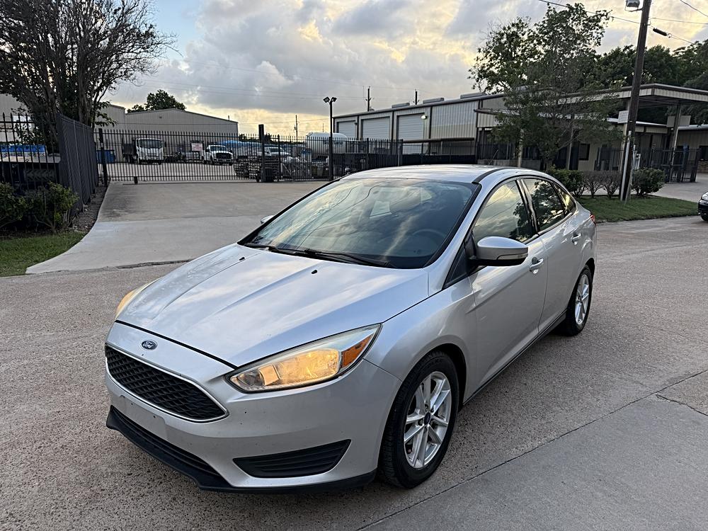 2016 Ford Focus Sedan SE's photo
