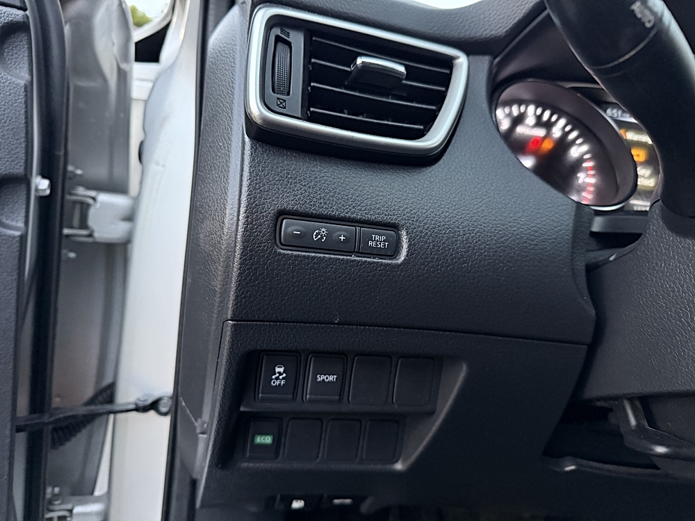 2016 Nissan Rogue SV - Photo 20