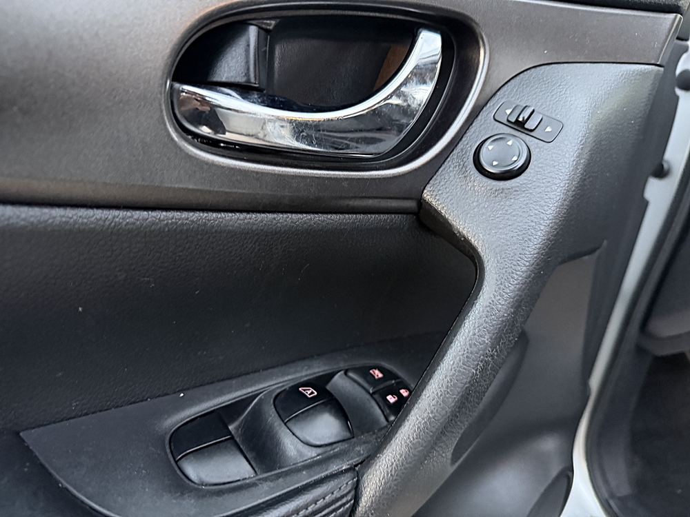 2016 Nissan Rogue SV - Photo 21