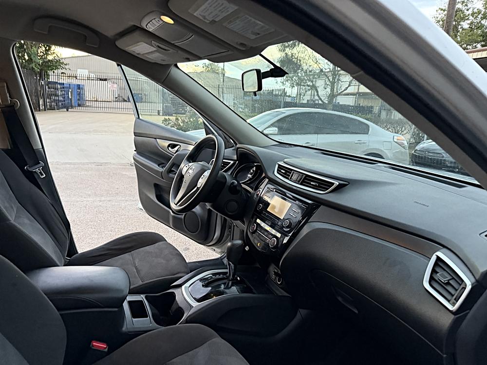 2016 Nissan Rogue SV - Photo 22