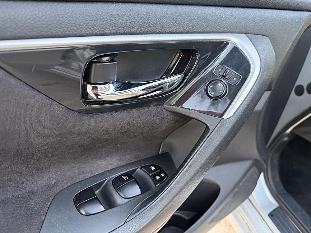 2013 Nissan Altima Sedan S - Photo 19