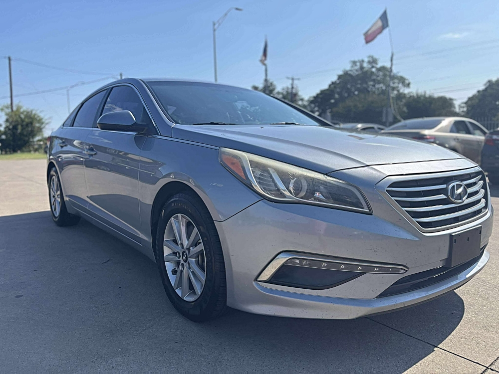 2015 Hyundai Sonata SE's photo
