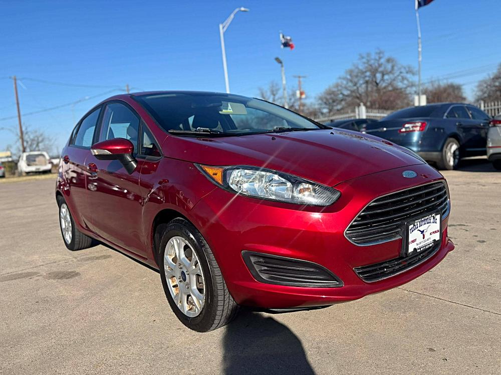 2015 Ford Fiesta SE's photo