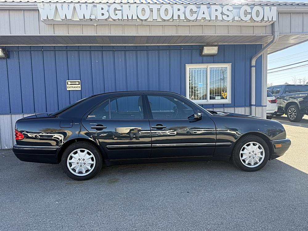 1996 Mercedes-Benz E-Class's photo