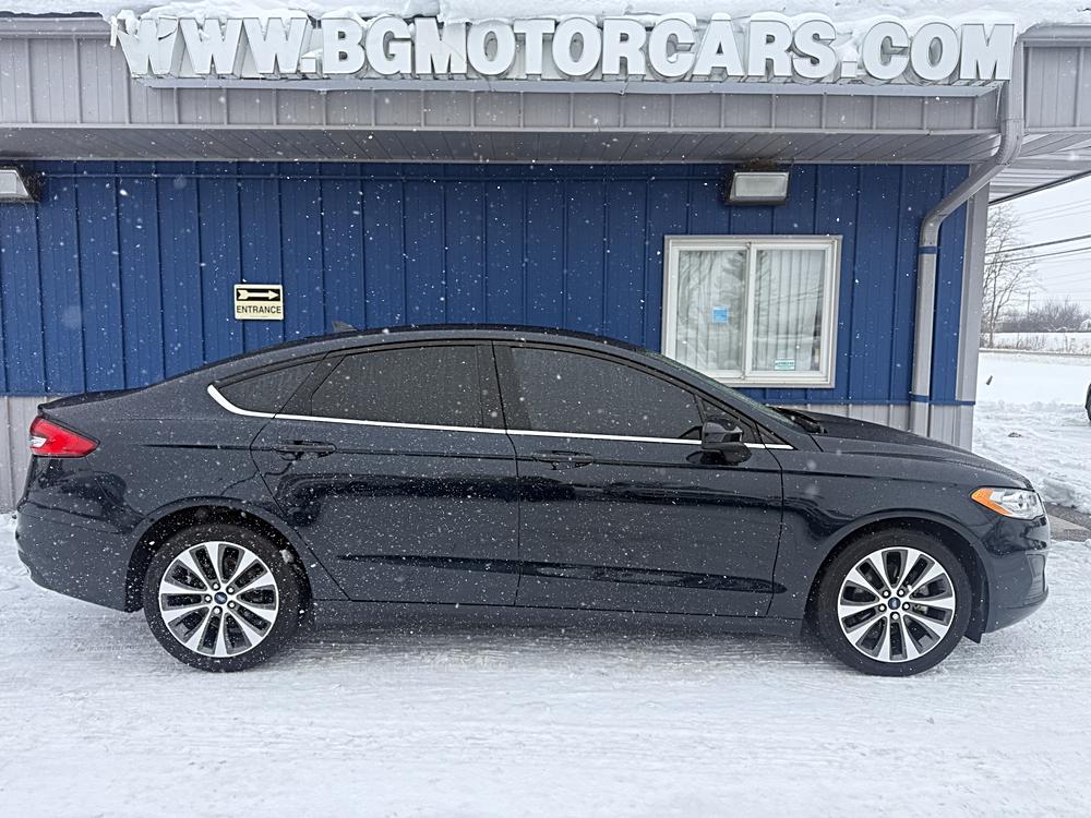 2020 Ford Fusion SE's photo