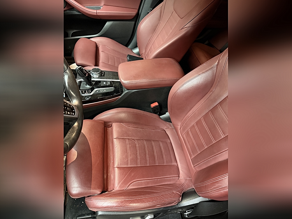 2021 BMW X4 M40i's photo