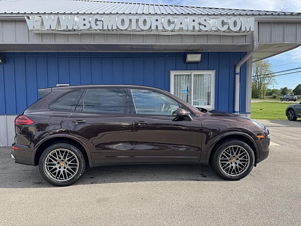2017 Porsche Cayenne Platinum Edition's photo