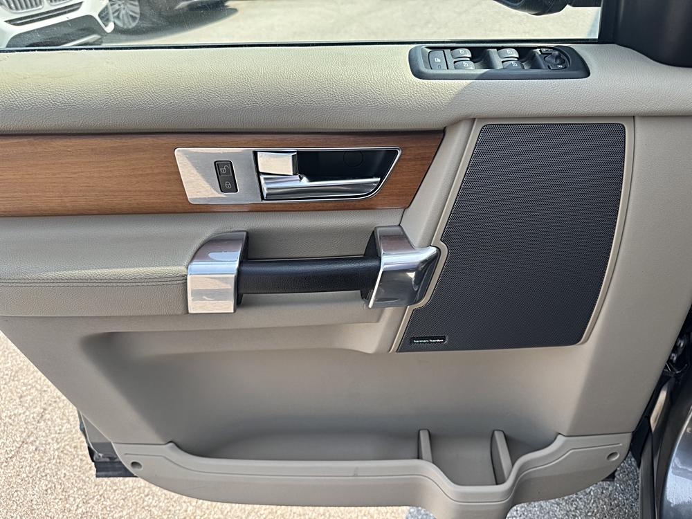 2011 Land Rover LR4 Base - Photo 11