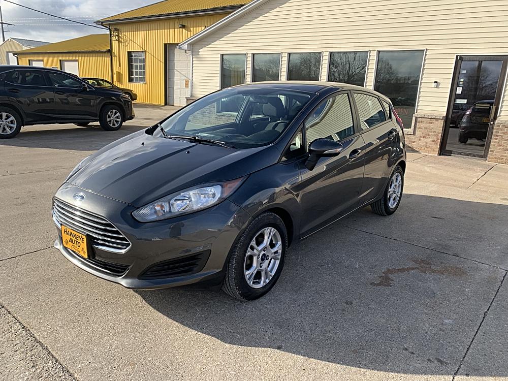 2015 Ford Fiesta SE's photo