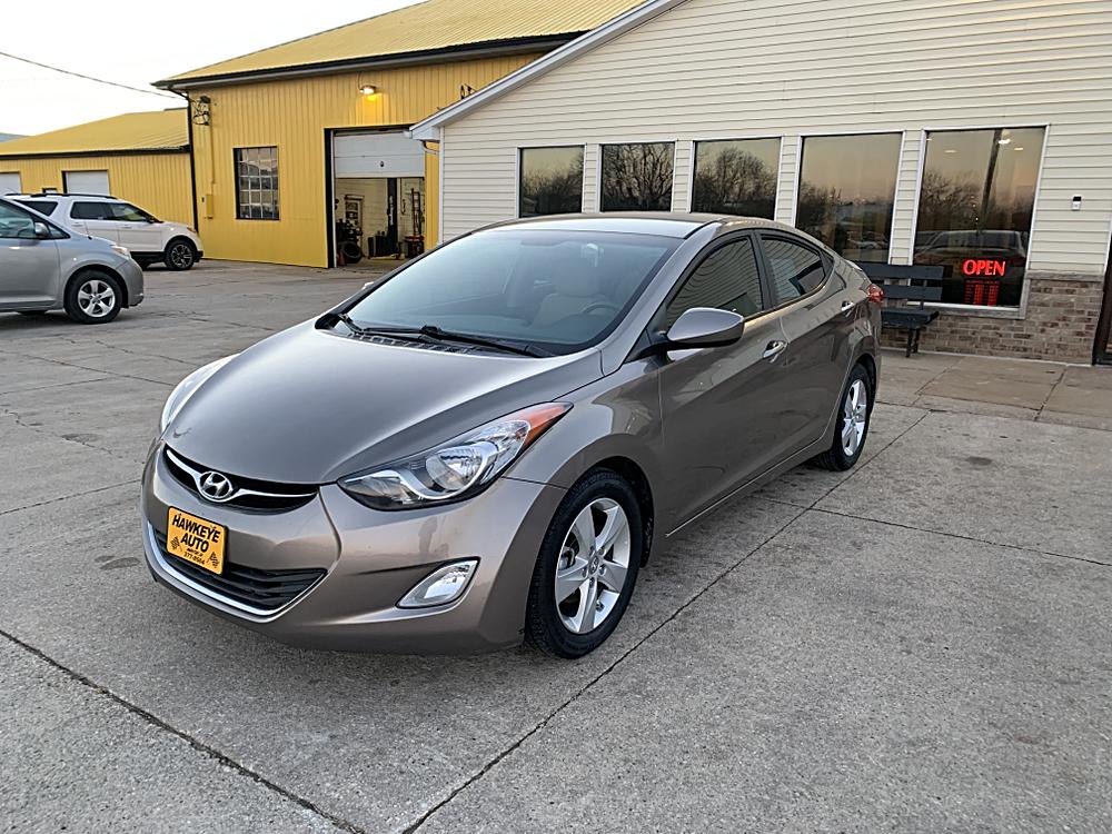 2013 Hyundai Elantra GL's photo