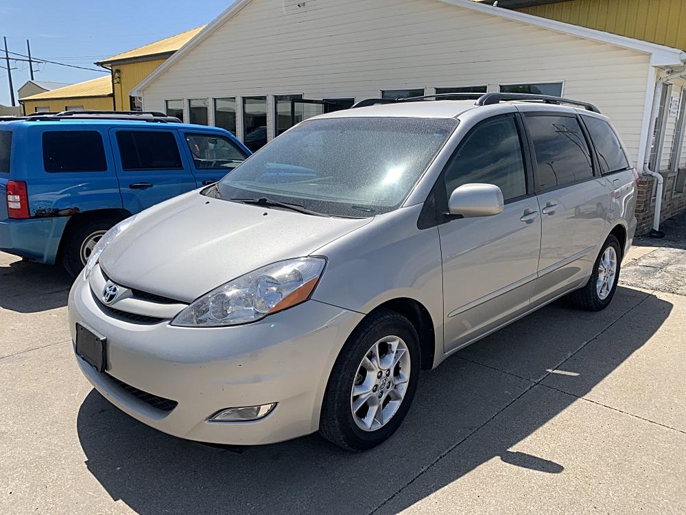 2006 Toyota Sienna XLE's photo