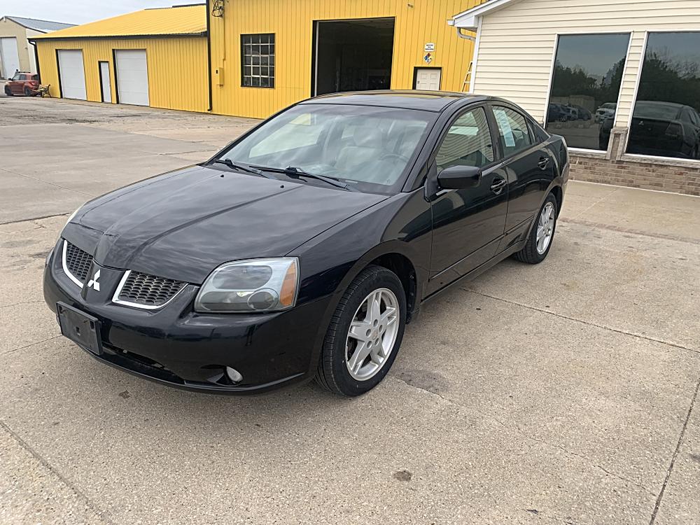 2005 Mitsubishi Galant's photo