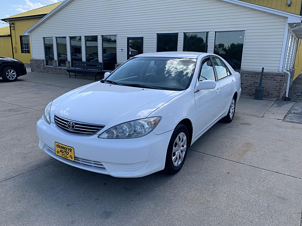 2005 Toyota Camry LE 5AT's photo