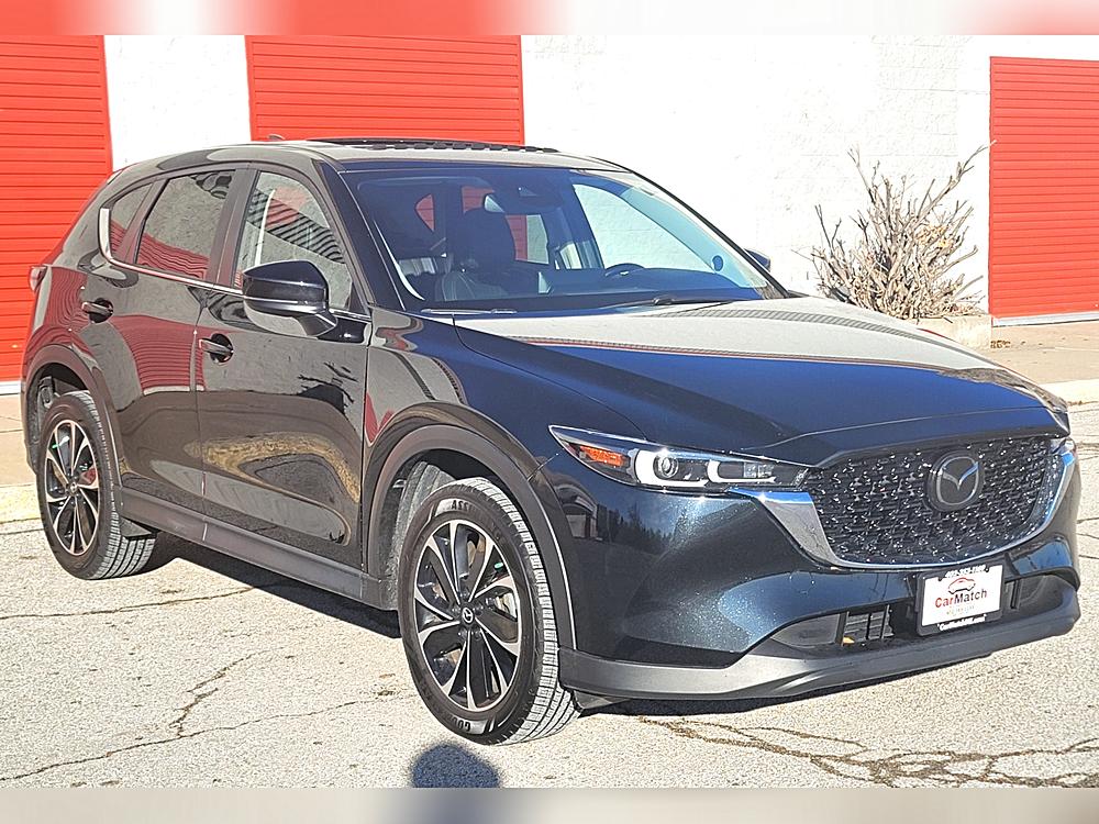 2022 Mazda CX-5 S Premium package's photo