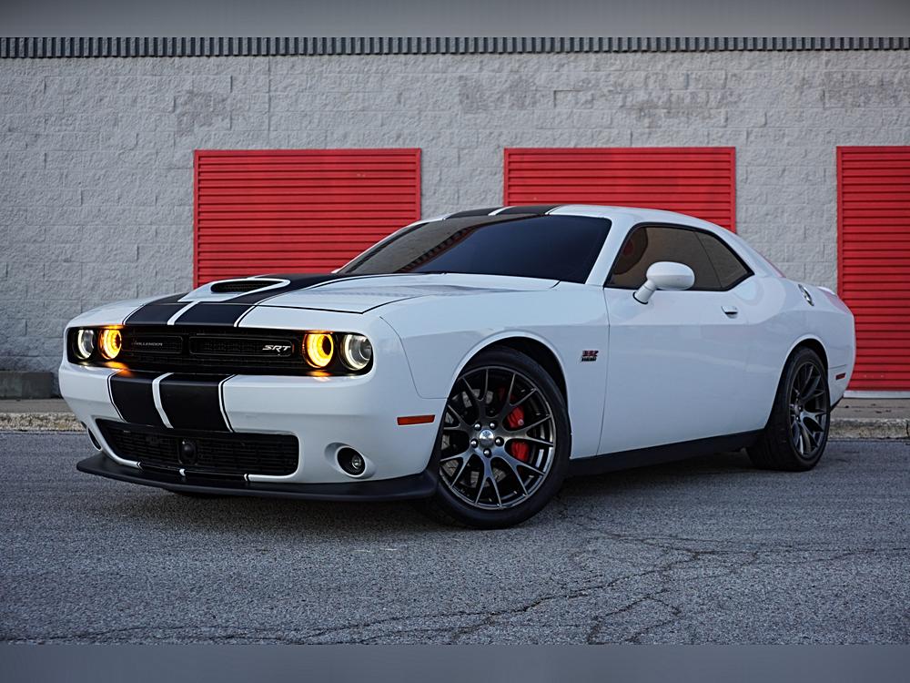 2016 Dodge Challenger SRT's photo