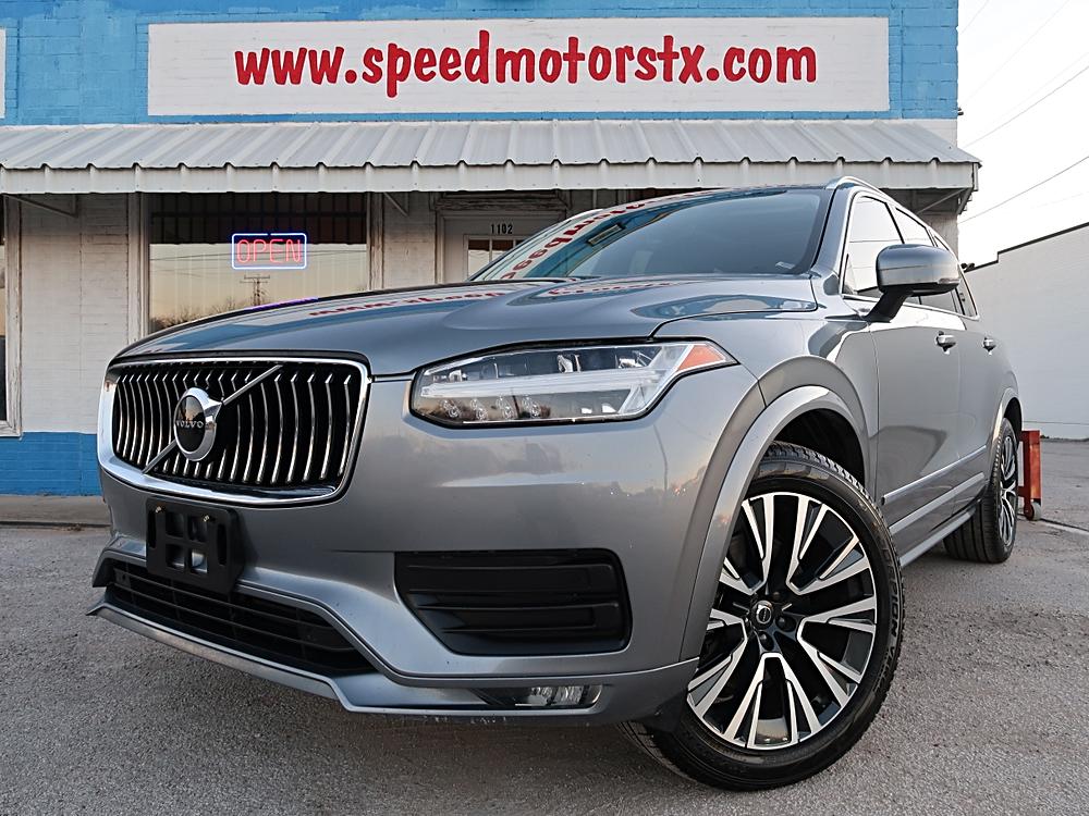 2020 Volvo XC90 Momentum's photo