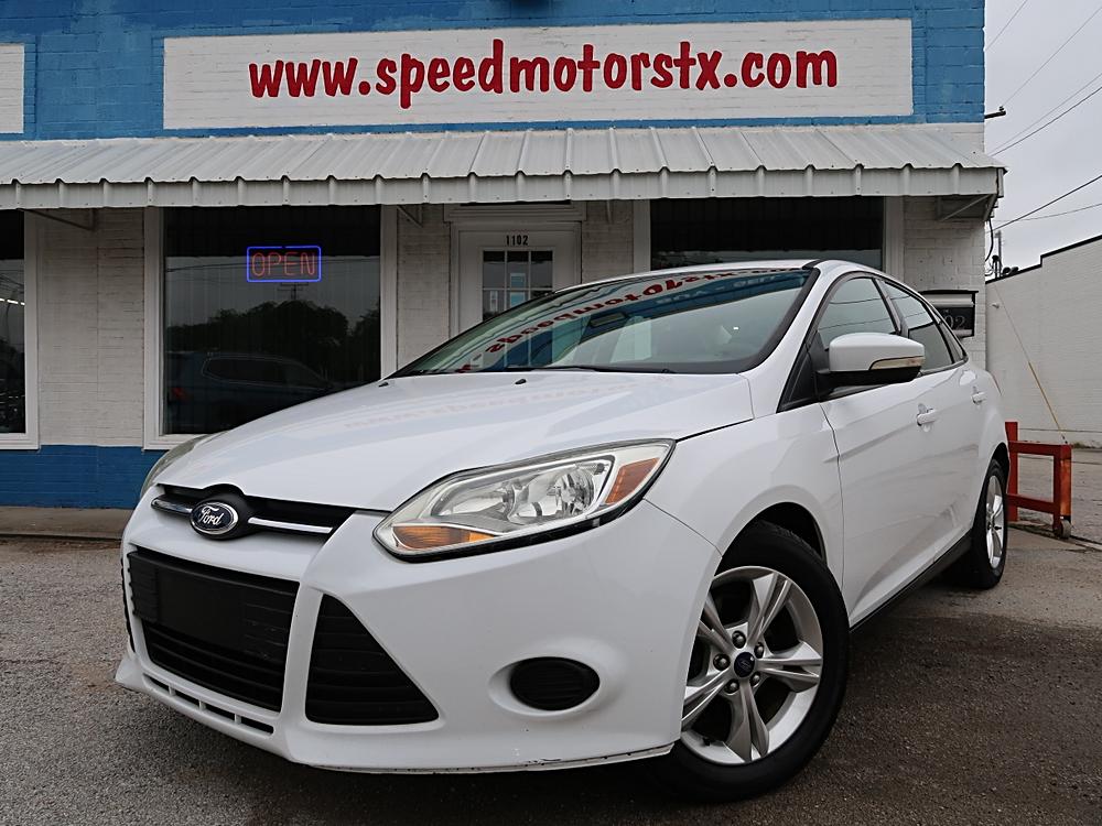 2013 Ford Focus Sedan SE's photo