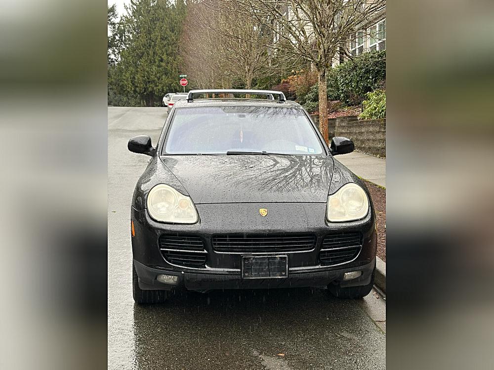 2004 Porsche Cayenne Base