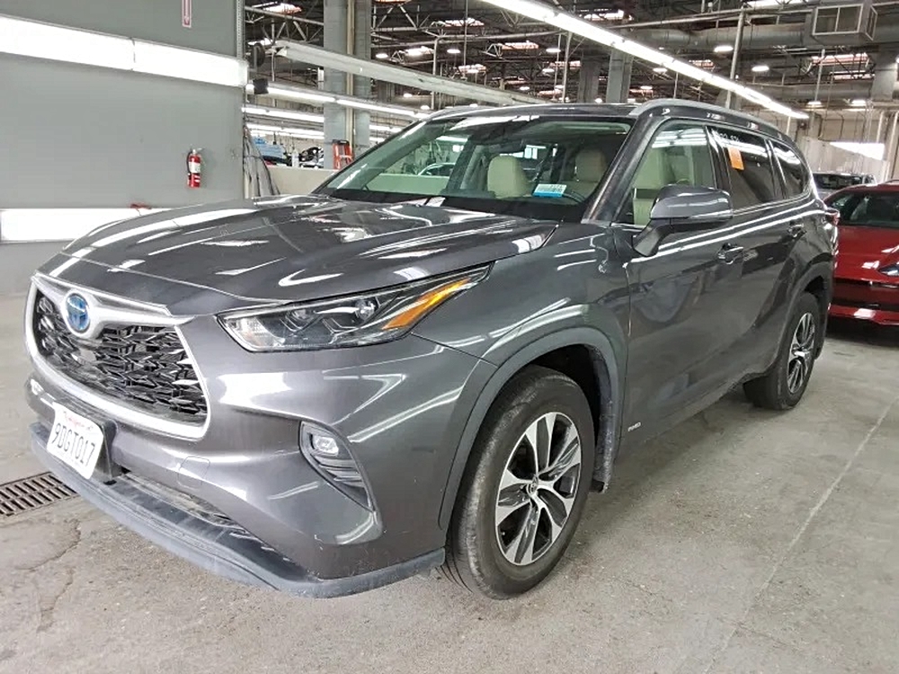2022 Toyota Highlander XLE's photo