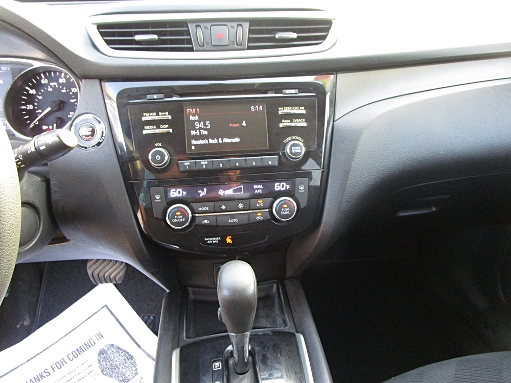 2015 Nissan Rogue SV - Photo 9