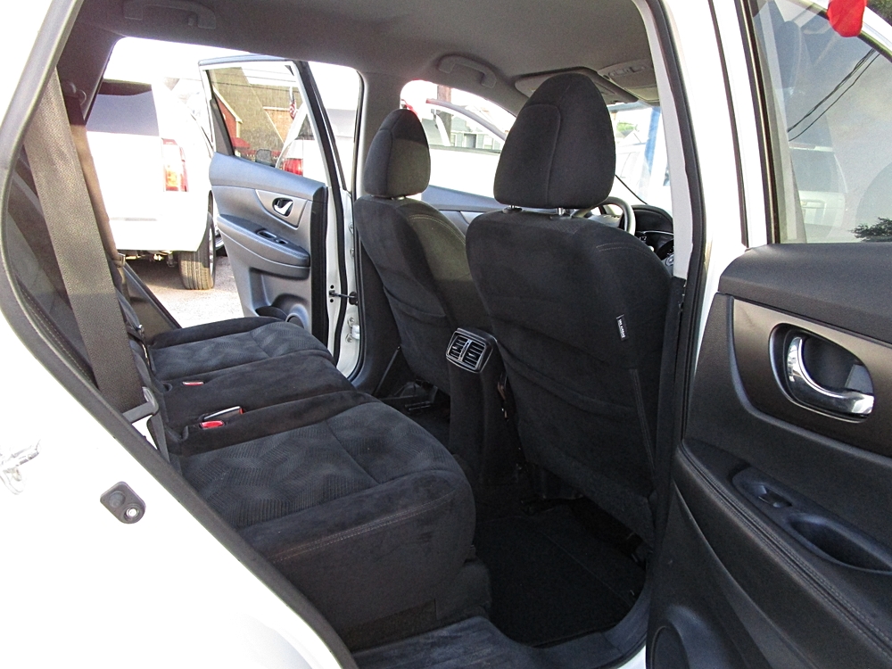 2015 Nissan Rogue SV - Photo 15