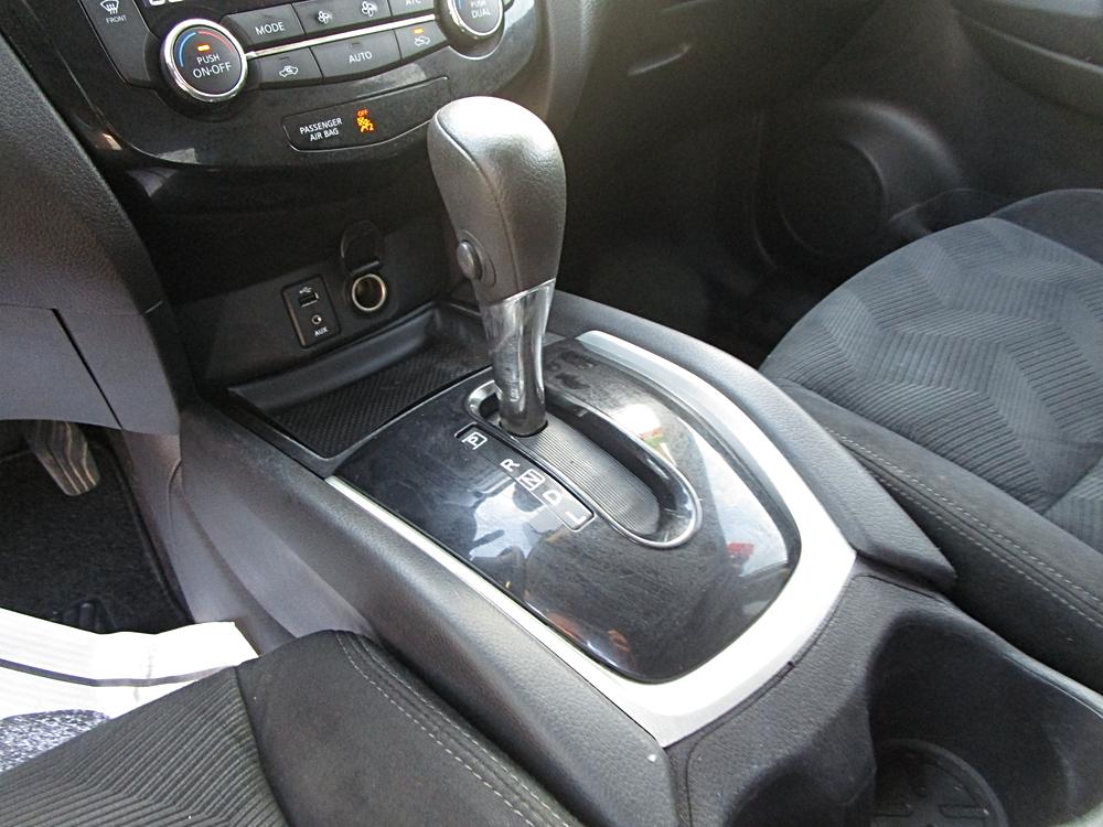 2015 Nissan Rogue SV - Photo 10