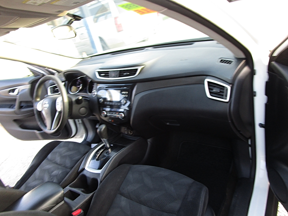 2015 Nissan Rogue SV - Photo 18