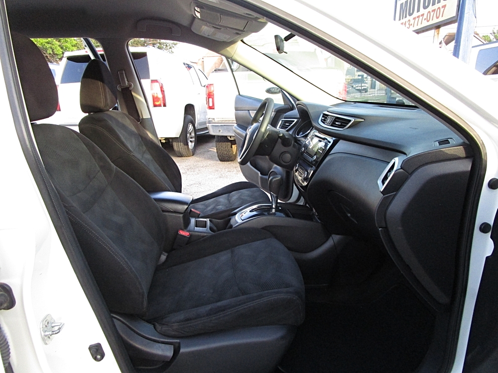 2015 Nissan Rogue SV - Photo 17