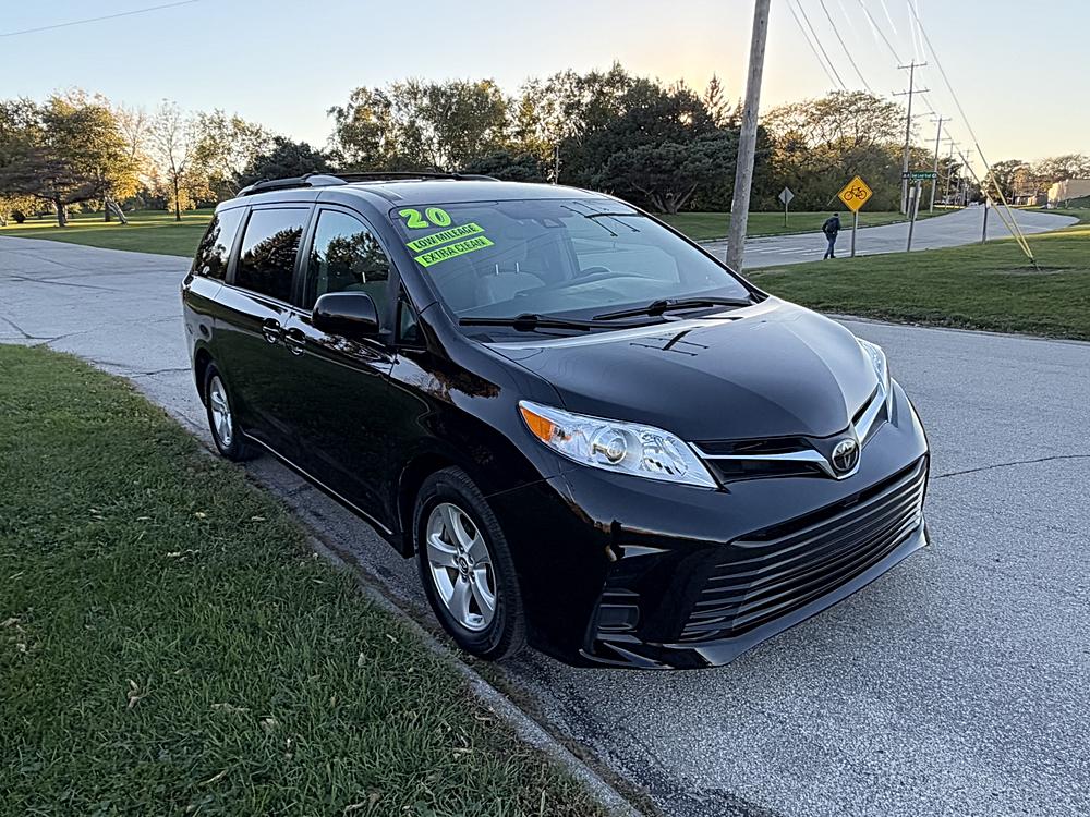2020 Toyota Sienna LE
