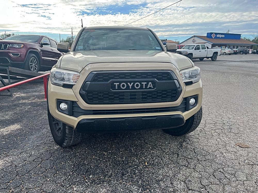 2016 Toyota Tacoma TRD Off Road's photo