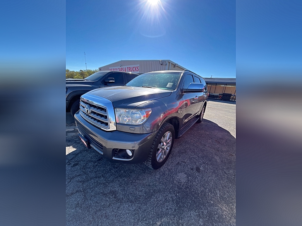 2014 Toyota Sequoia Limited's photo