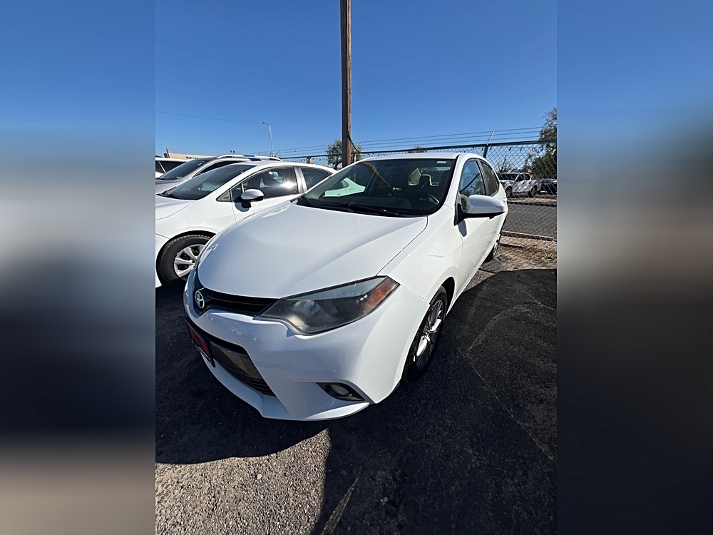 2015 Toyota Corolla LE Plus's photo