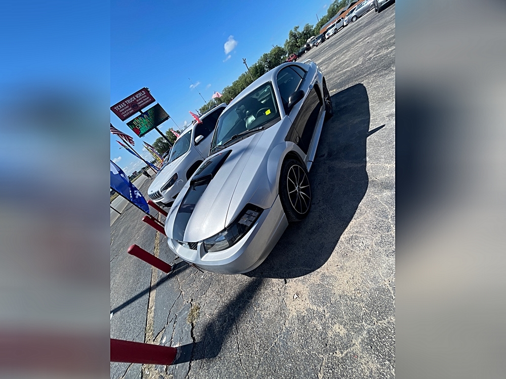 2003 Ford Mustang GT Deluxe's photo