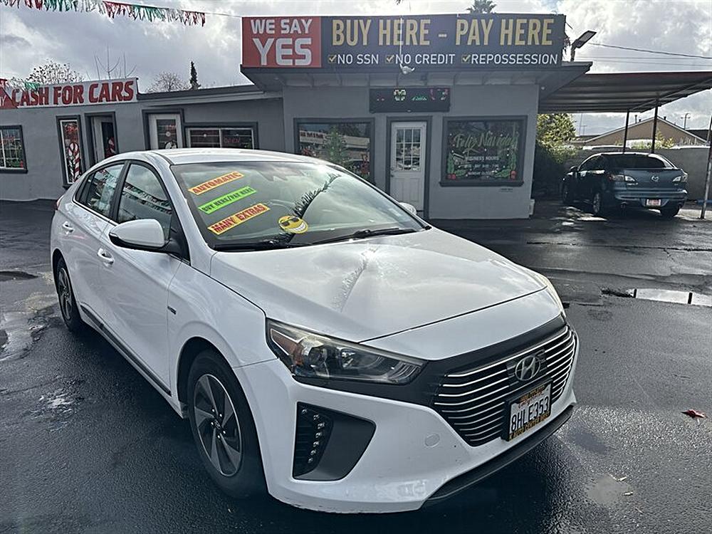 2019 Hyundai Ioniq SEL's photo