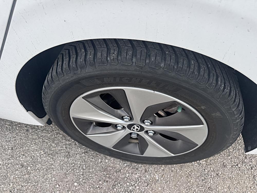 2017 Hyundai Ioniq Base - Photo 26