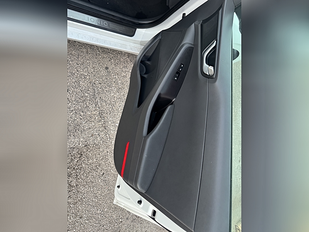 2017 Hyundai Ioniq Base - Photo 31
