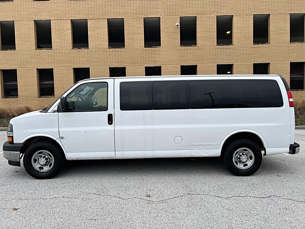 2017 Chevrolet Express Passenger 3500 LS 3500 155 WB VORTEC 15