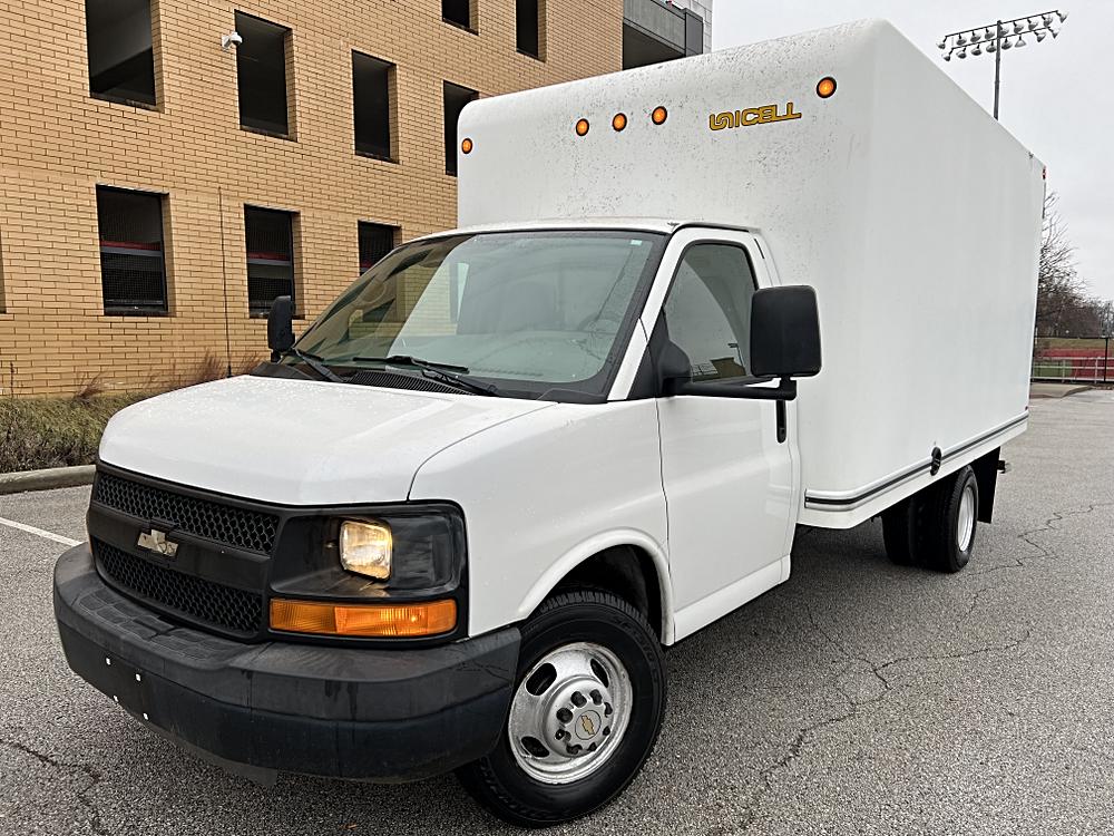 2009 Chevrolet Express Commercial Cutaway 3500 BOX TRUCK ONLY 56K