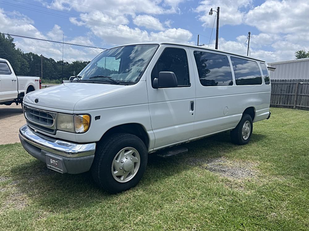 2001 Ford E-Series E-350 XL Super Duty Extended's photo