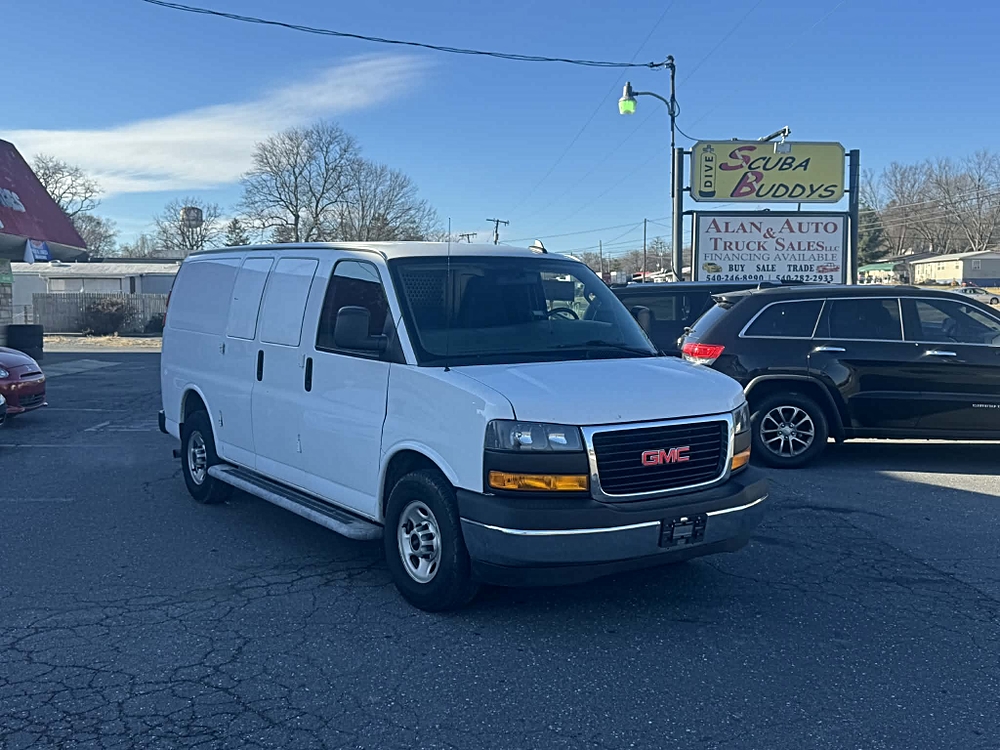 2020 GMC Savana LT's photo