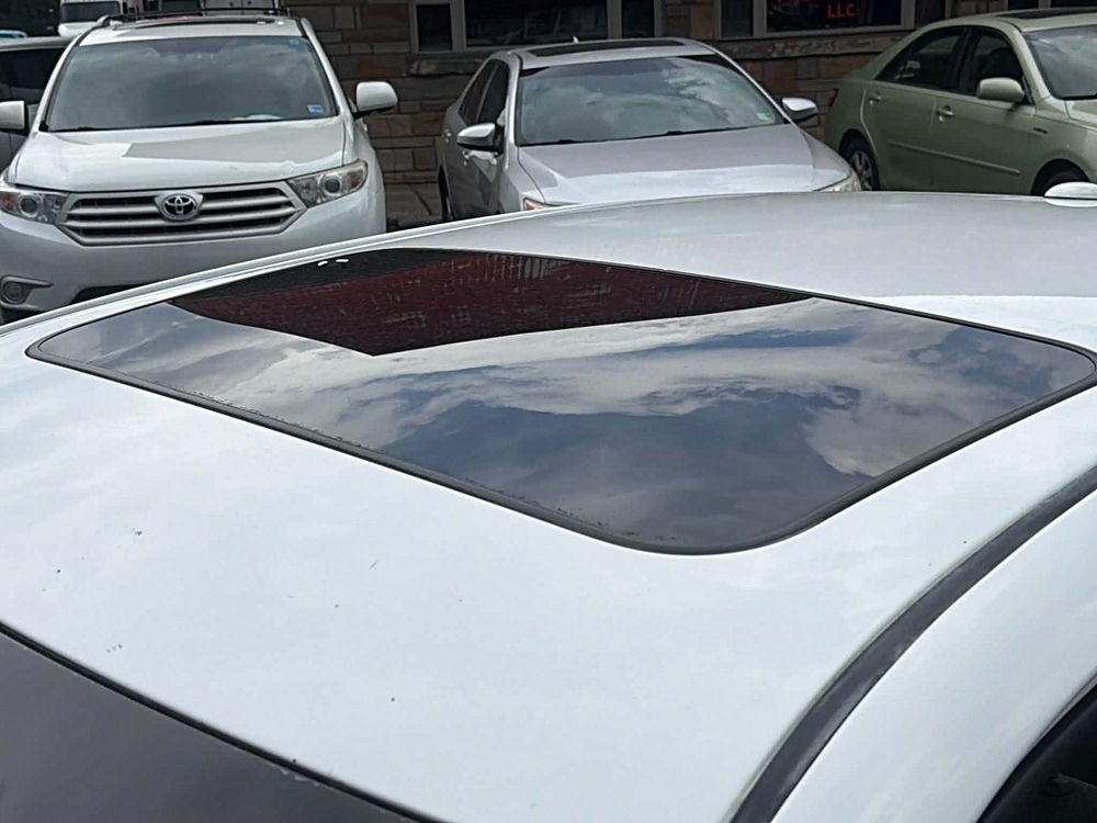 2011 Toyota Camry LE - Photo 13