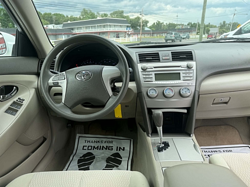 2011 Toyota Camry LE - Photo 11