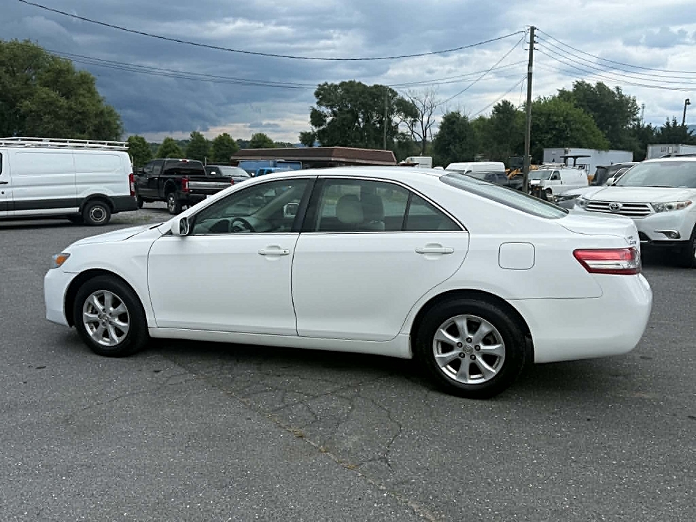 2011 Toyota Camry LE - Photo 8