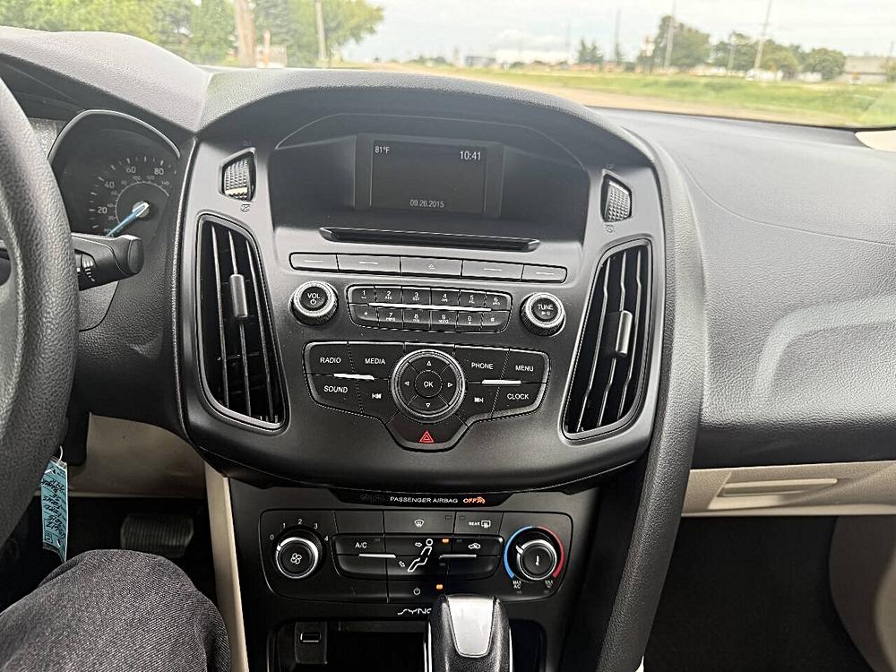 2015 Ford Focus SE - Photo 12