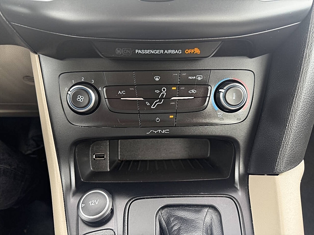 2015 Ford Focus SE - Photo 14
