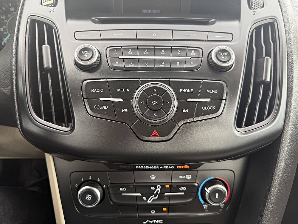 2015 Ford Focus SE - Photo 15