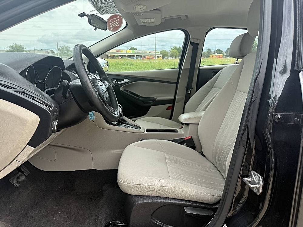 2015 Ford Focus SE - Photo 20